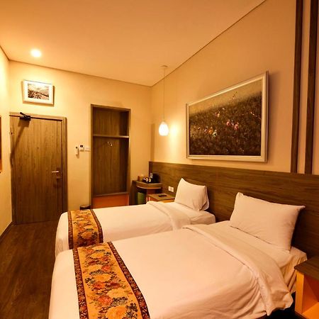 מלון Super 8 By Wyndham Solo מראה חיצוני תמונה